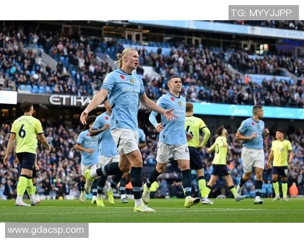 曼城欧冠大胜哈兰德创纪录，福登梅开二度闪耀全场